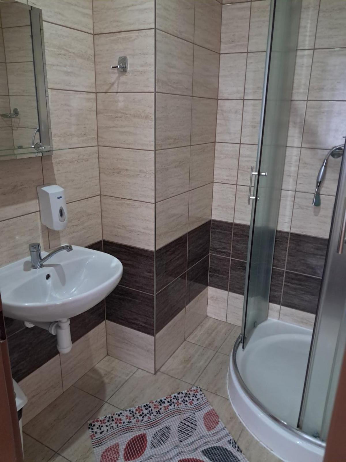 Albergue ŠD Urbánkova 2 Košice Exterior foto