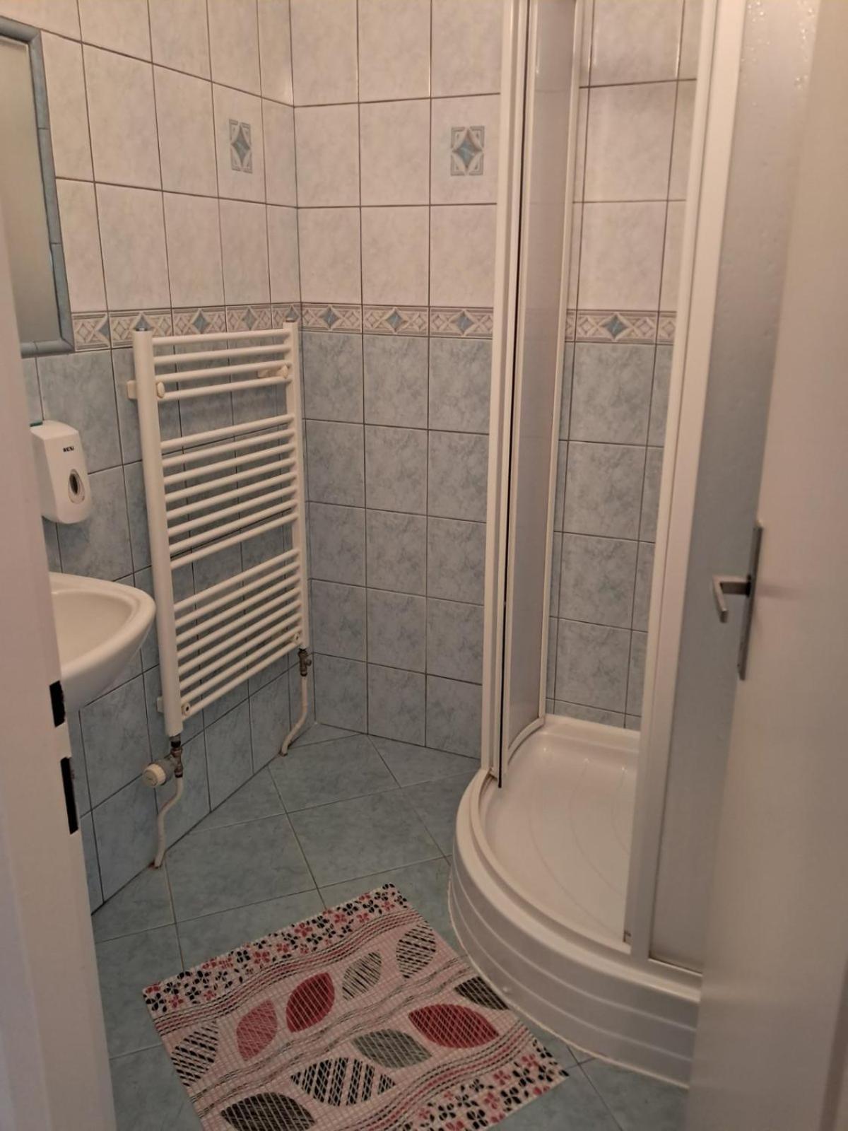 Albergue ŠD Urbánkova 2 Košice Exterior foto