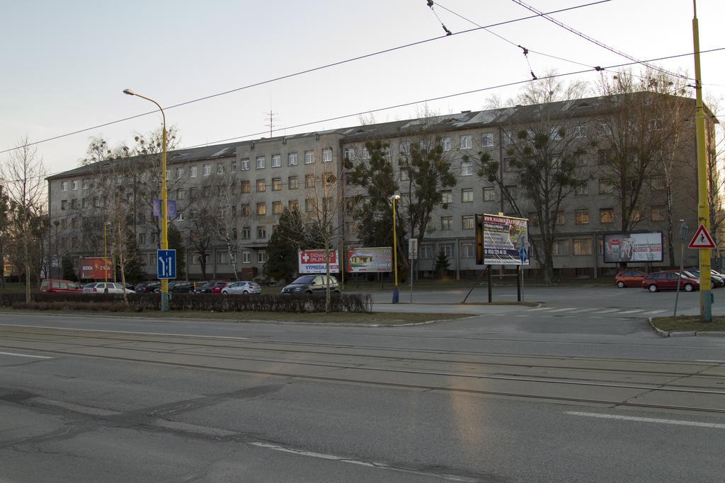 Albergue ŠD Urbánkova 2 Košice Exterior foto